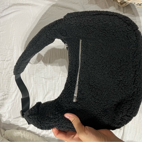 Lululemon mini shoulder bag 4L fleece Sherpa - Picture 8 of 9